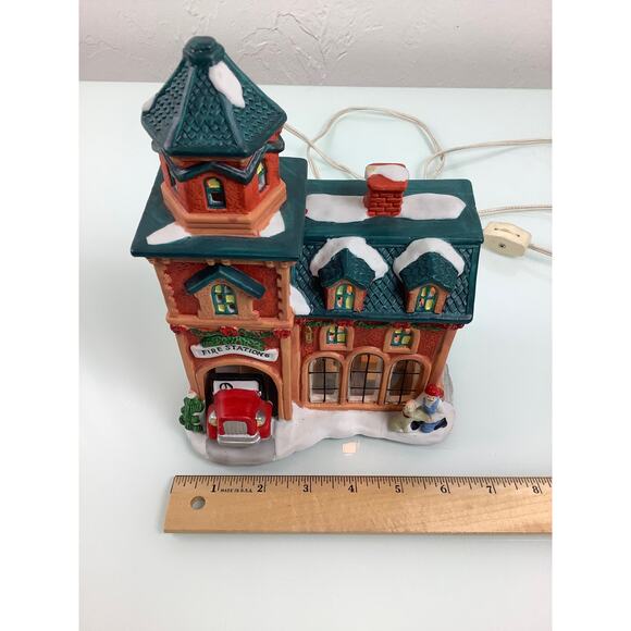 Vintage Trim A Home Fire station 6 Lighted Christmas Village EUC - Picture 9 of 12